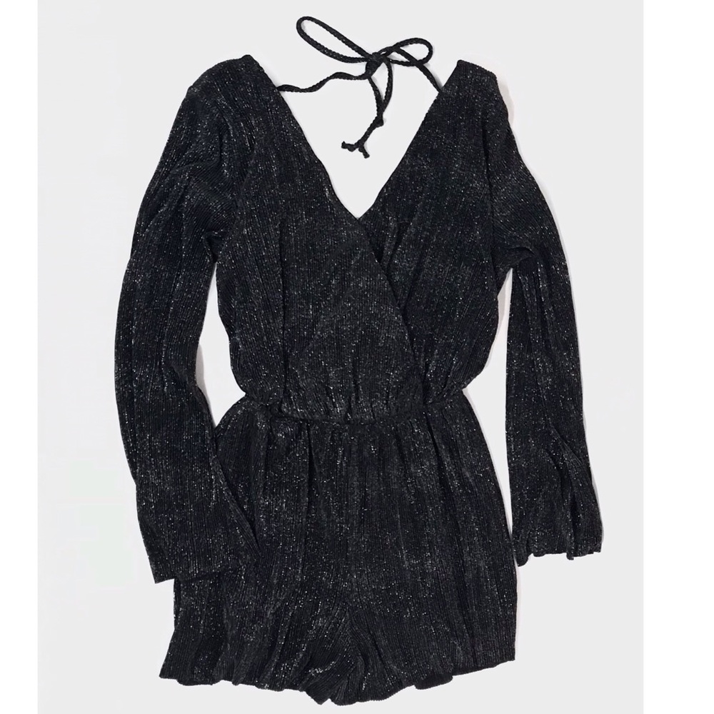 Xhilaration V-Neck Mini Date Night Romper Fall Long Sleeve Metalic Silver Party
